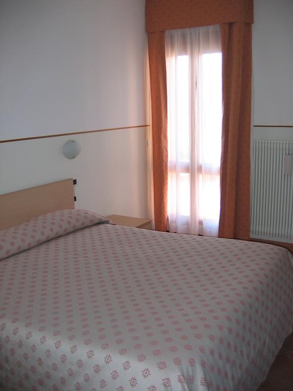 Hotel Da Si-Si Gemona del Friuli Rom bilde